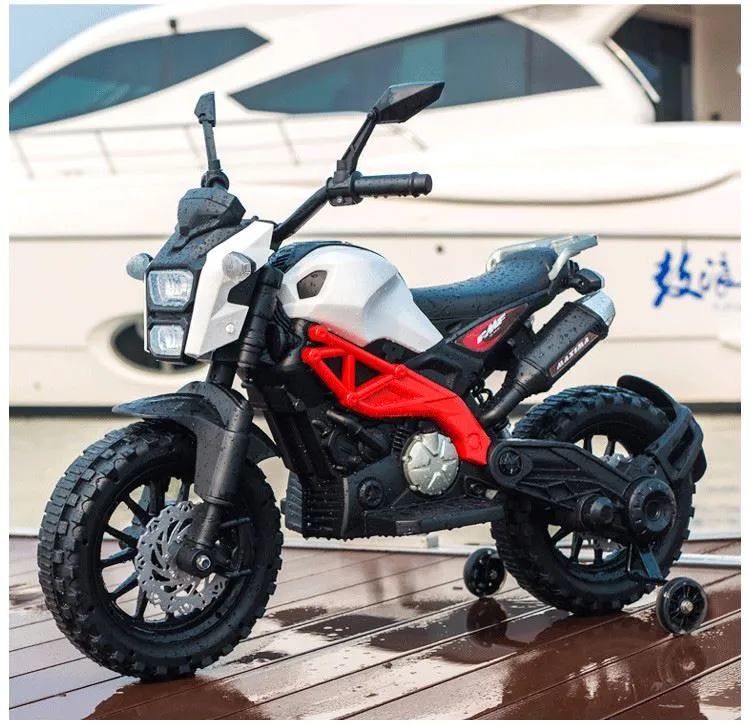 Passeig en moto infantil amb joguina