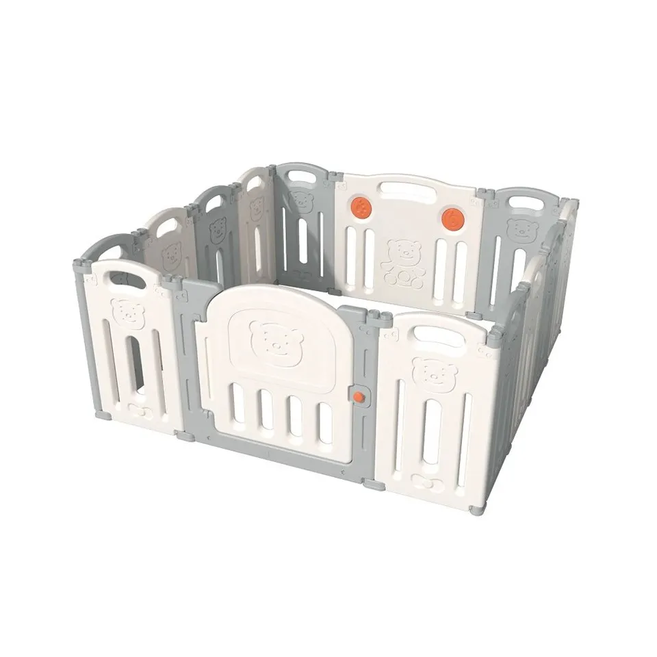 Parc infantil gran per a nadons